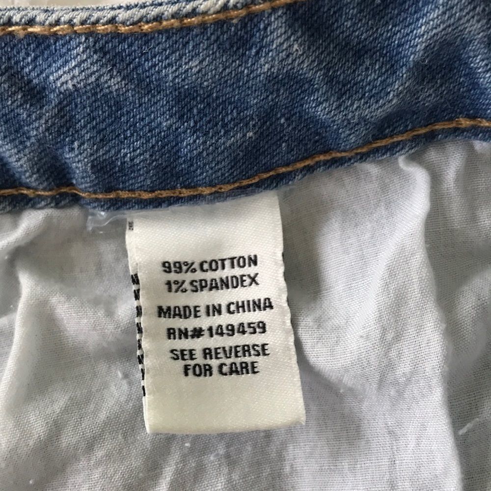 Ashley Mason Embroidered Cutoffs. Size 7 - Picture 9 of 9